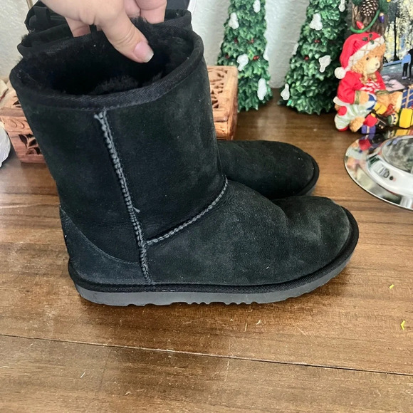 Black Shearling Boots - Picture 2 of 5